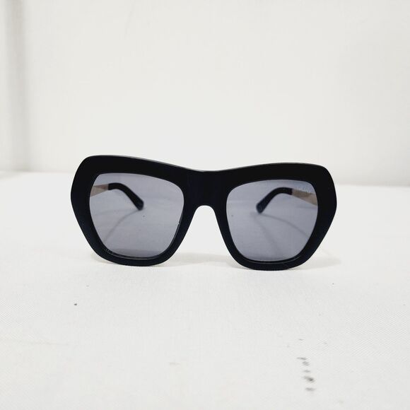 2 Pair QUAY Australia \